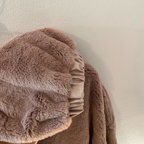 Charlotte Russe Faux Fur Crop Hoodie - Picture 5 of 5